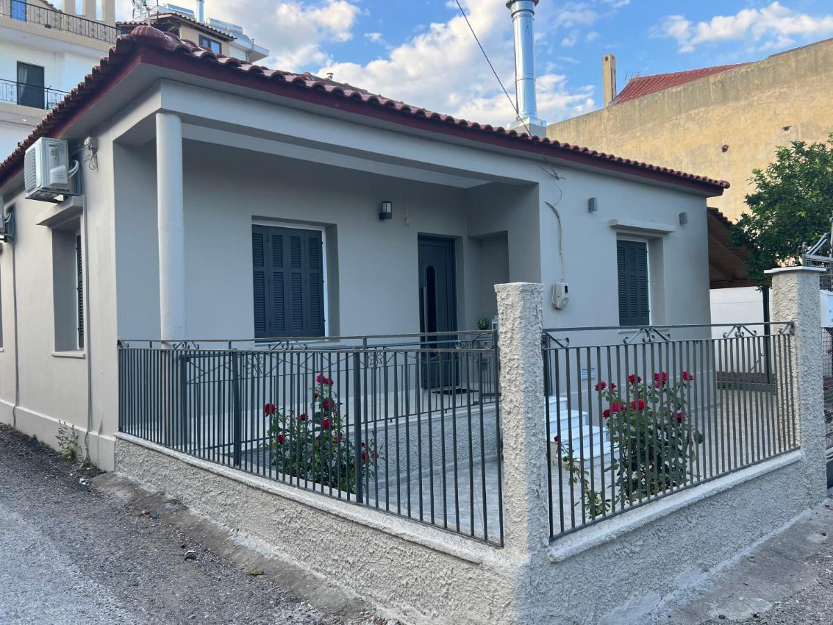 Όμορφη Μονοκατοικία Με 2 Υπνοδωμάτια Και Τζάκι Nafpaktos Exterior photo